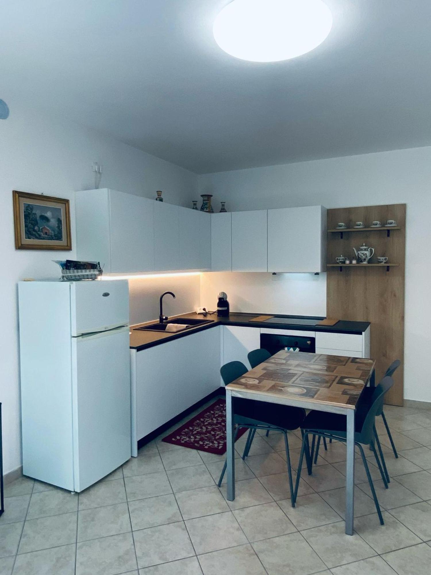 Alma Apartment Σιρμιόνε Εξωτερικό φωτογραφία