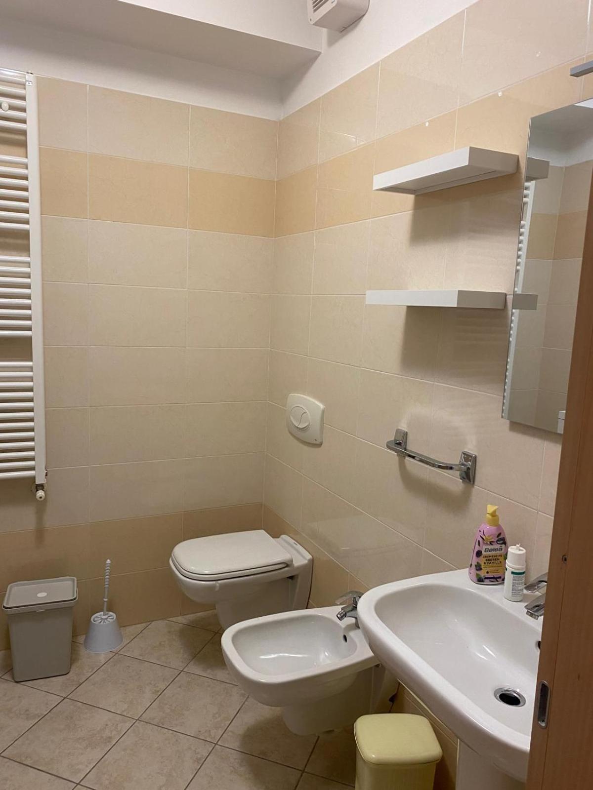 Alma Apartment Σιρμιόνε Δωμάτιο φωτογραφία