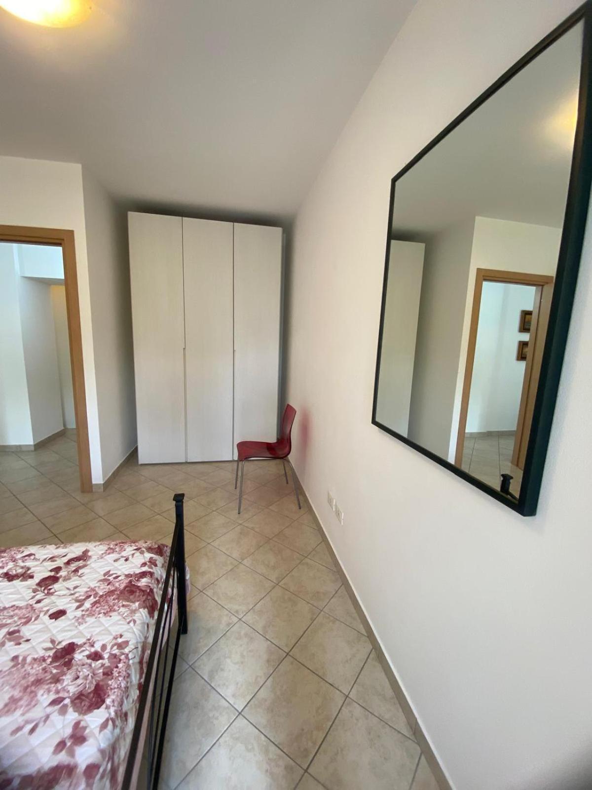 Alma Apartment Σιρμιόνε Δωμάτιο φωτογραφία