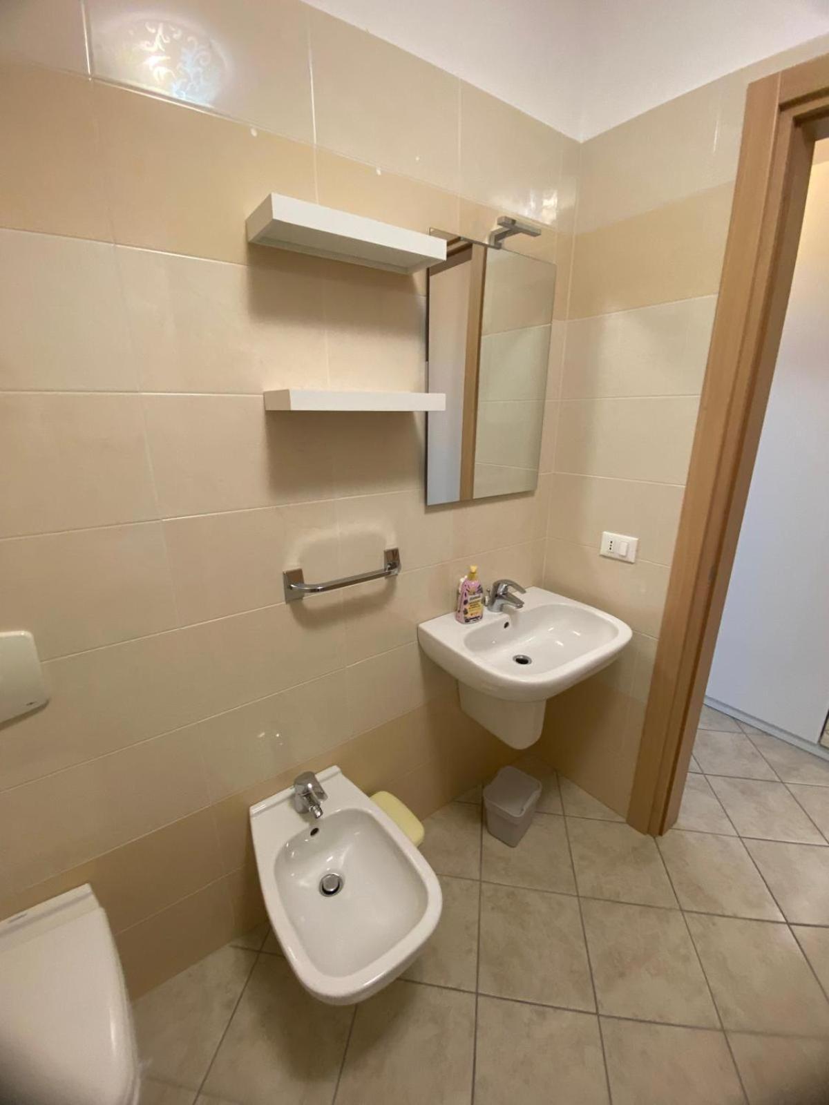 Alma Apartment Σιρμιόνε Δωμάτιο φωτογραφία