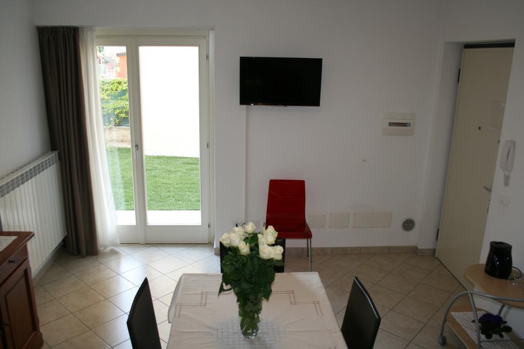 Alma Apartment Σιρμιόνε Εξωτερικό φωτογραφία