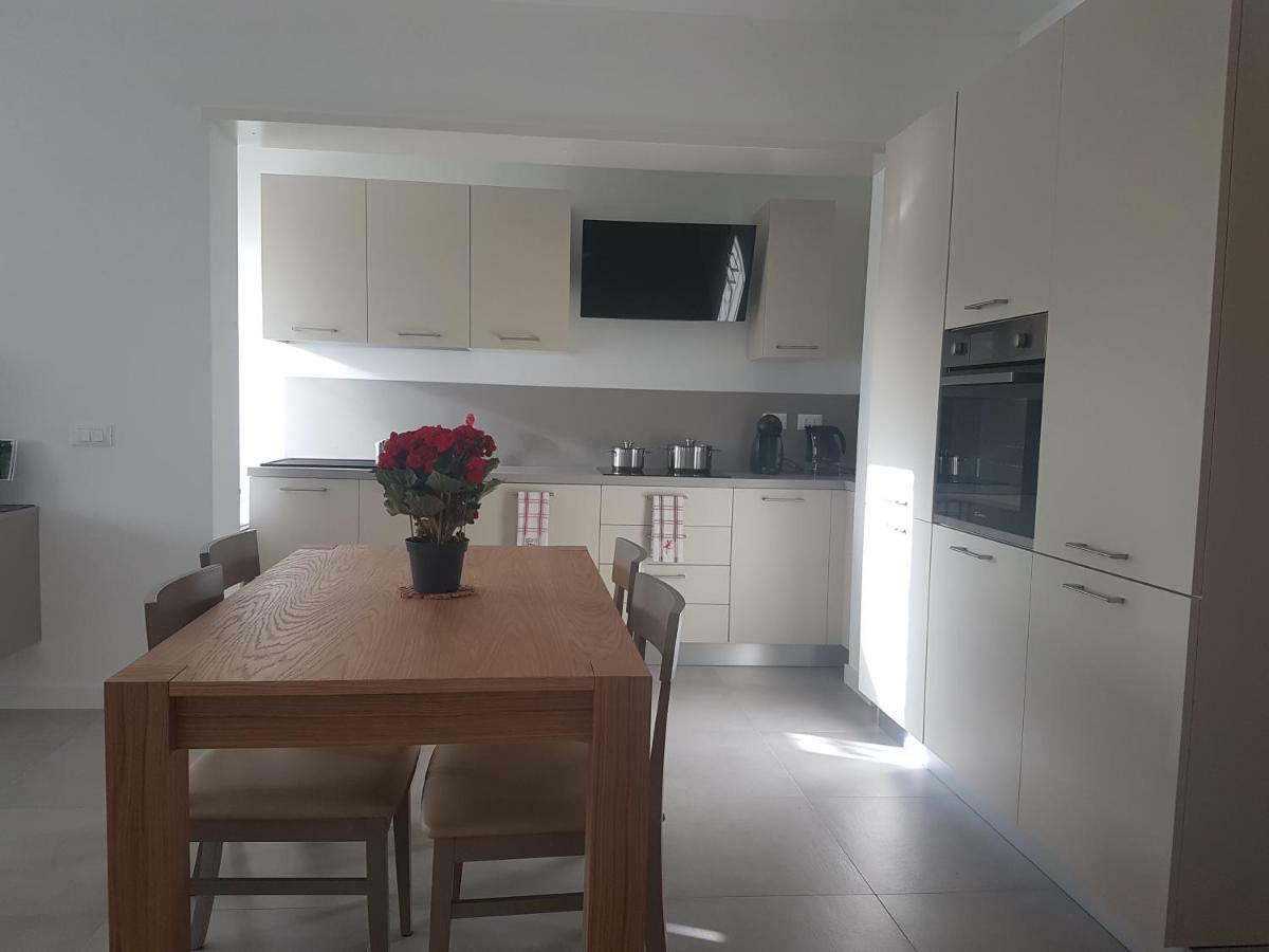 Alma Apartment Σιρμιόνε Εξωτερικό φωτογραφία